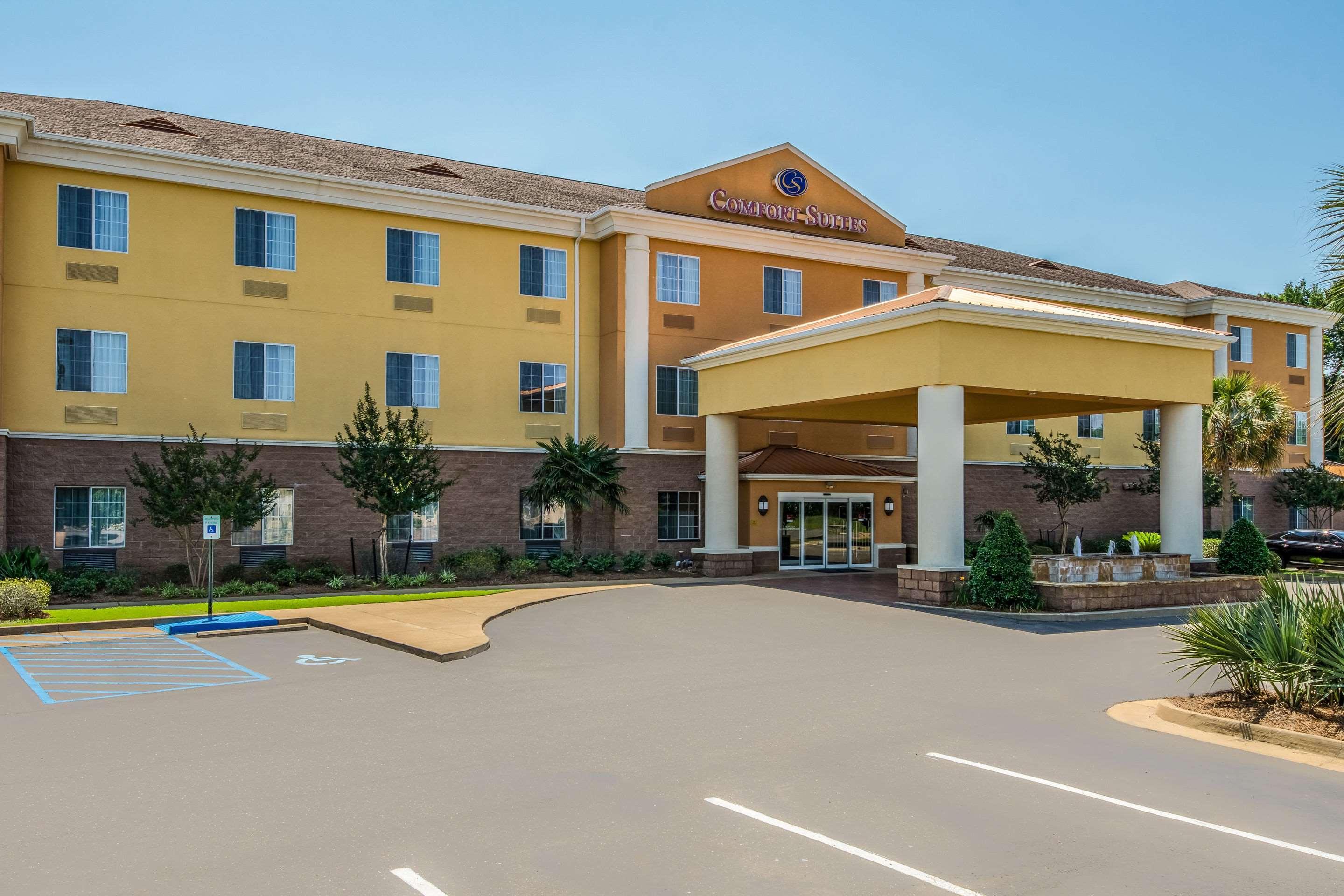 Comfort Suites Alexandria Exterior photo