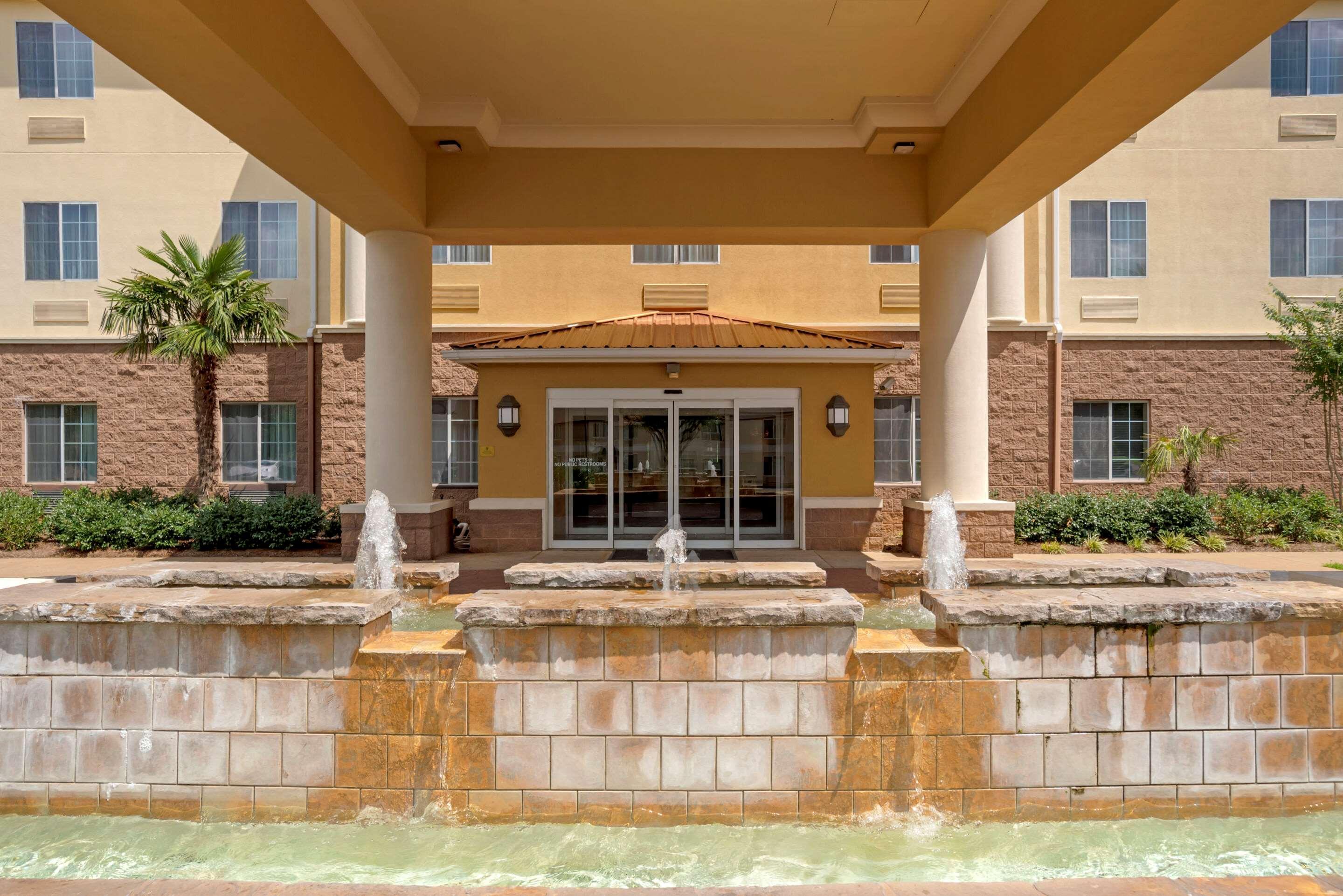 Comfort Suites Alexandria Exterior photo