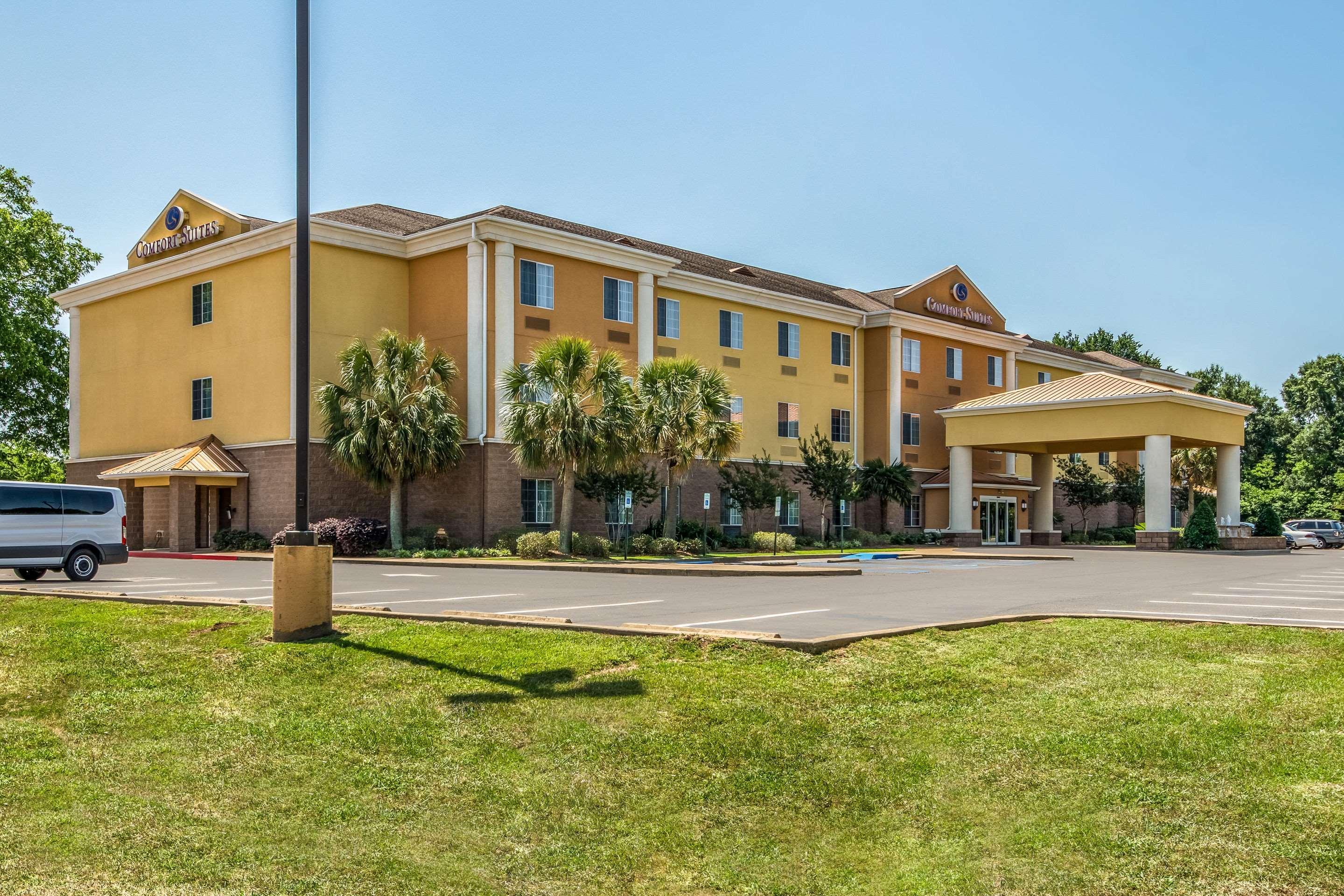 Comfort Suites Alexandria Exterior photo
