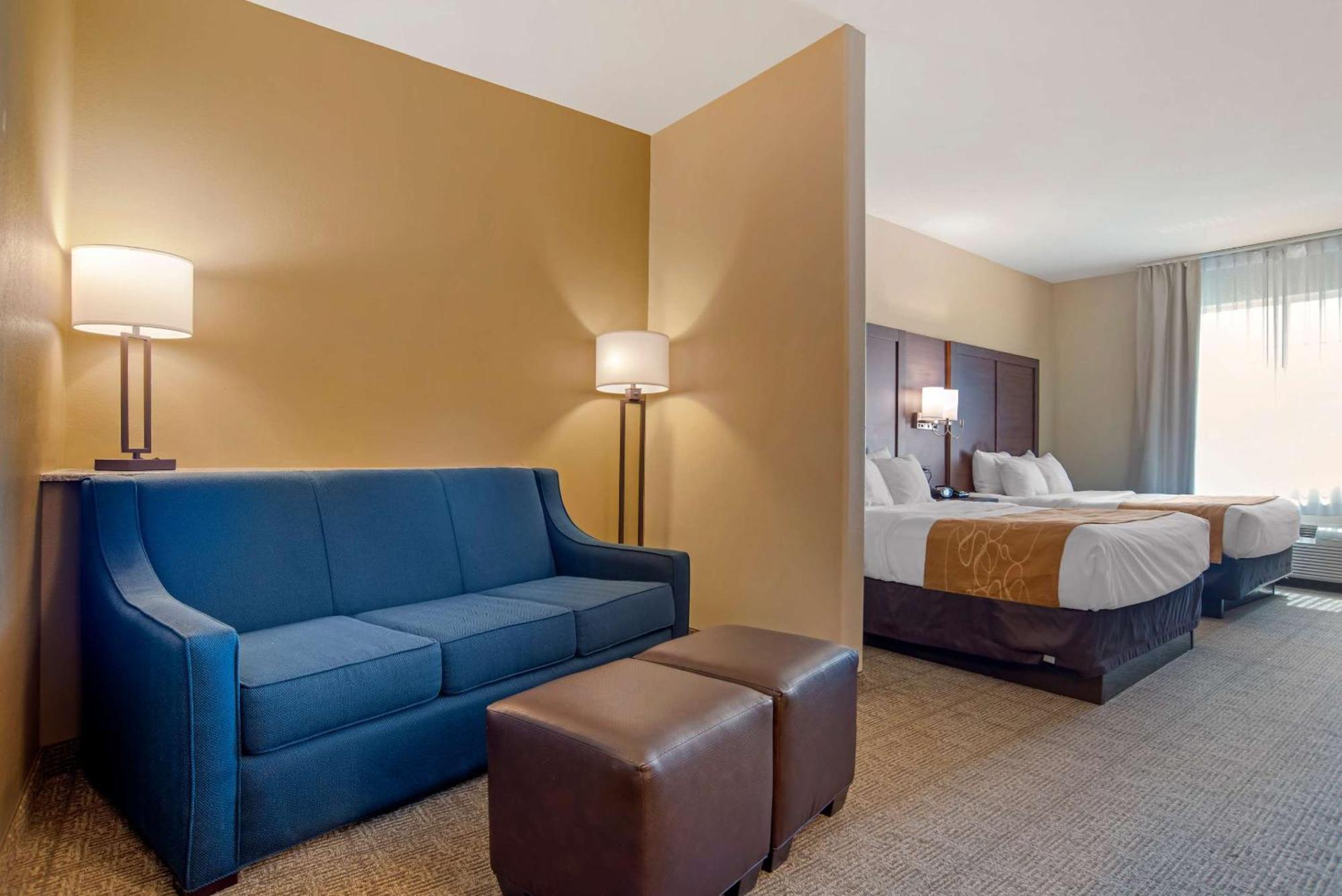 Comfort Suites Alexandria Exterior photo